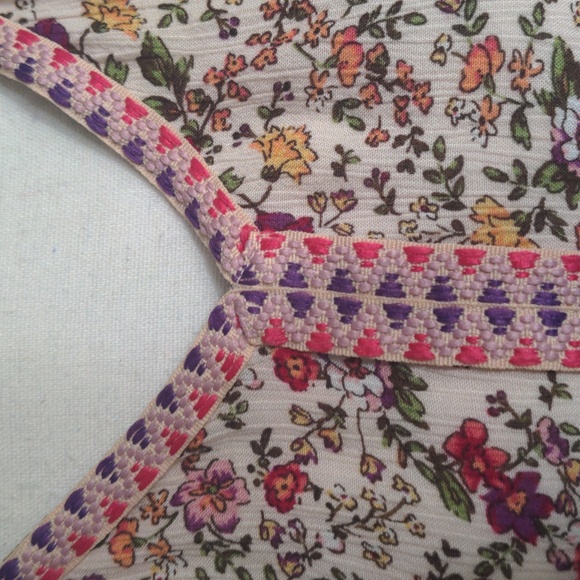 Boho Patrons of Peace Floral Top - Picture 5 of 6